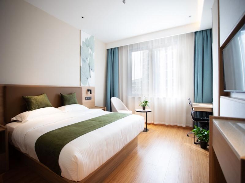 Greentree Express Pudong Lingang New Yunhan Road Hotel 3*